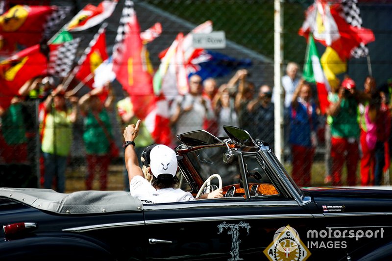 Lewis Hamilton, Mercedes AMG F1, alla parata dei piloti