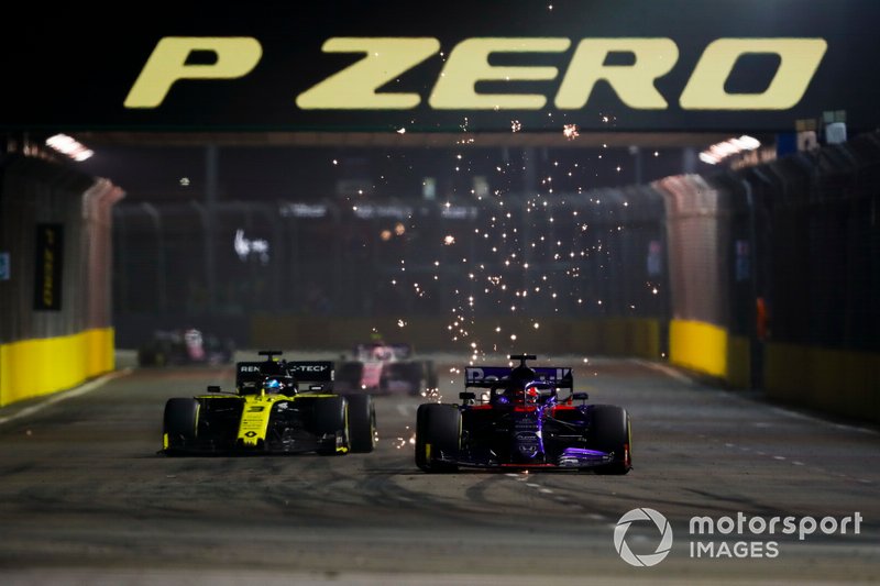 Daniil Kvyat, Toro Rosso STR14, batalla con Daniel Ricciardo, Renault F1 Team R.S.19
