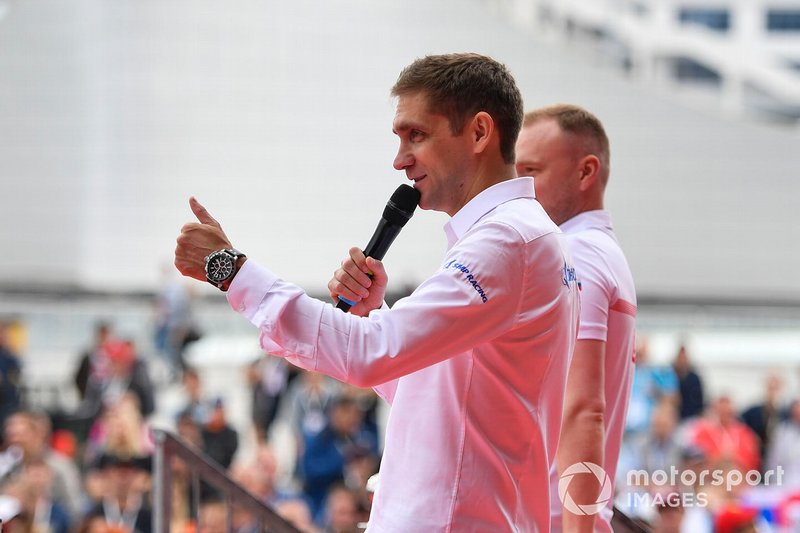 Vitaly Petrov on stage