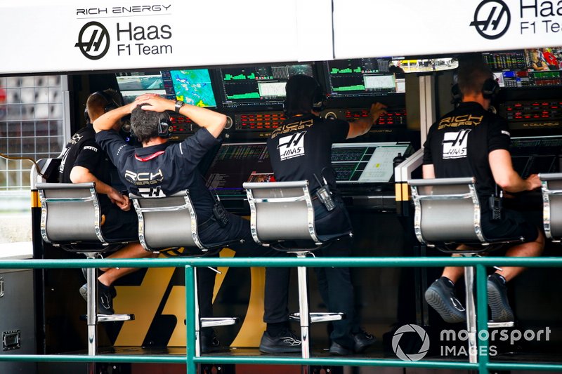Guenther Steiner, Team Principal, Haas F1 Team, and the Haas F1 team