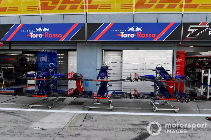 Asa dianteira da Toro Rosso