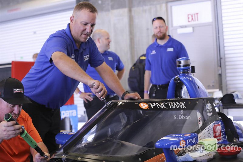 Scott Dixon, Chip Ganassi Racing Honda with aeroscreen