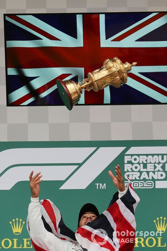 Race winner Lewis Hamilton, Mercedes AMG F1