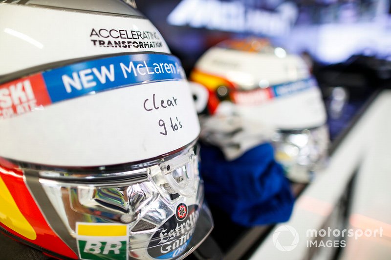 Los cascos de Carlos Sainz Jr., McLaren