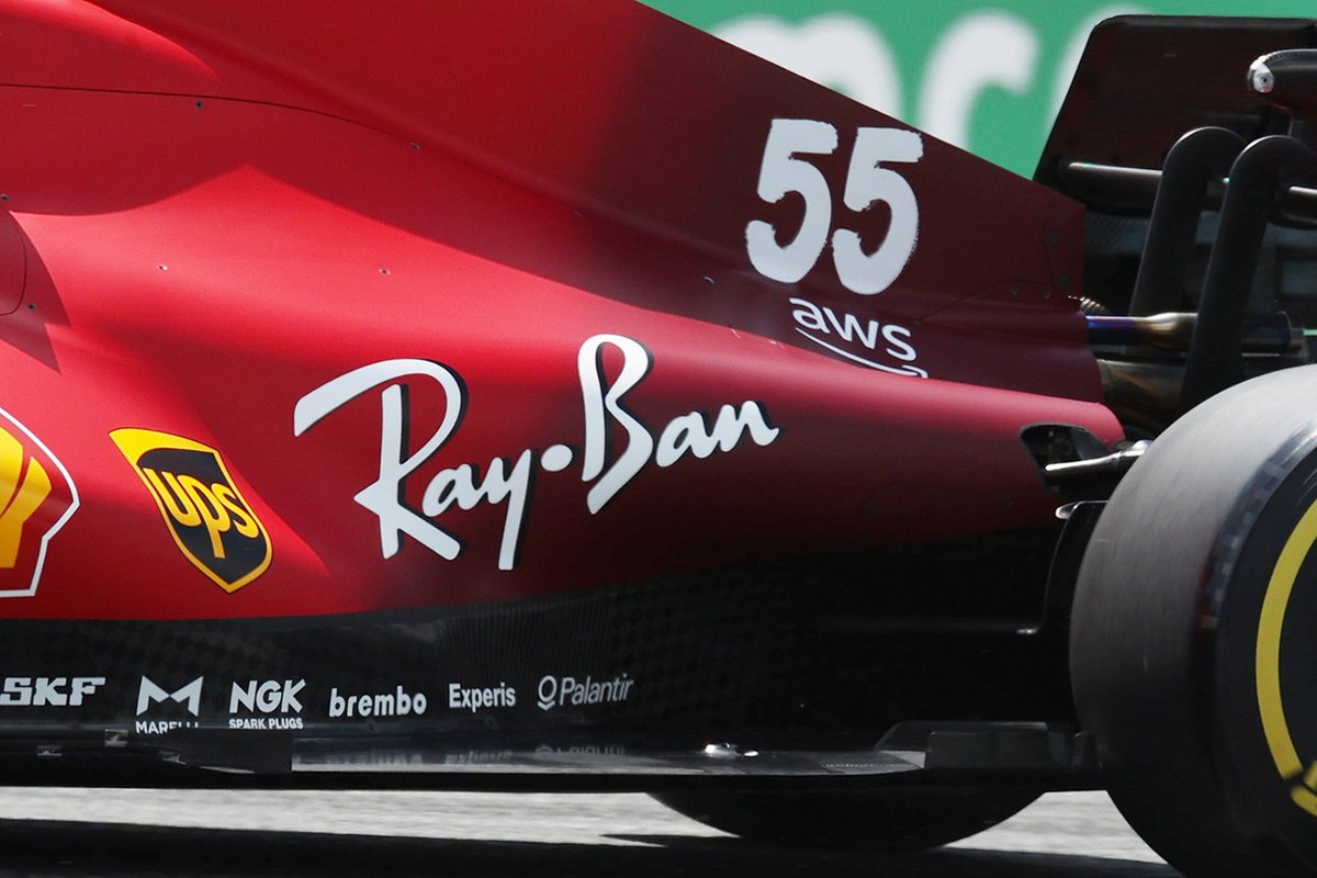 Dettaglio del fondo dell'auto di Carlos Sainz Jr., Ferrari SF21