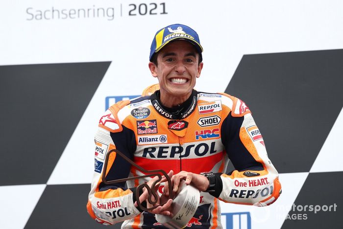 Podio: ganador Marc Márquez, Repsol Honda Team
