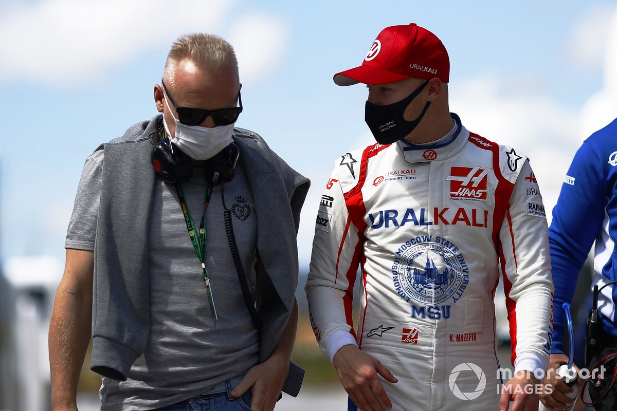 Nikita Mazepin, Haas F1, con su padre, Dmitry Mazepin