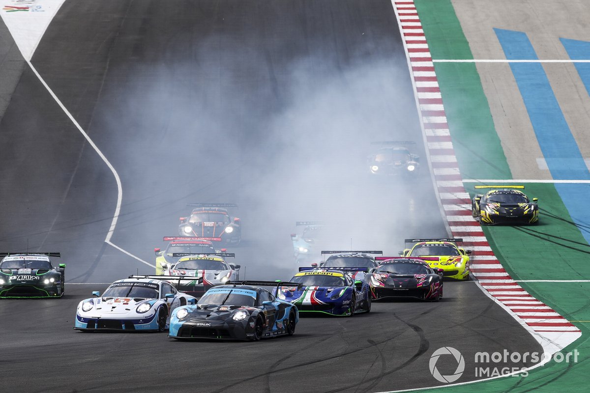 #77 Dempsey-Proton Racing Porsche 911 RSR - 19: Christian Ried, Jaxon Evans, Matt Campbell