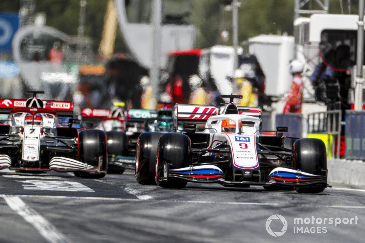 Nikita Mazepin, Haas VF-21, Kimi Raikkonen, Alfa Romeo Racing C41