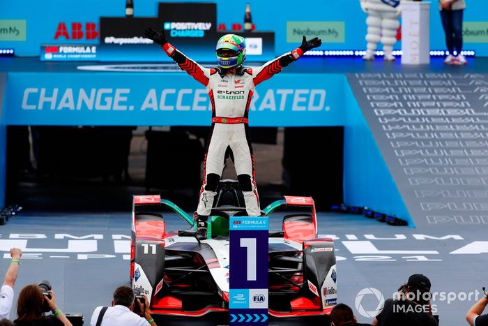 Podio: ganador Lucas Di Grassi, Audi Sport ABT Schaeffler