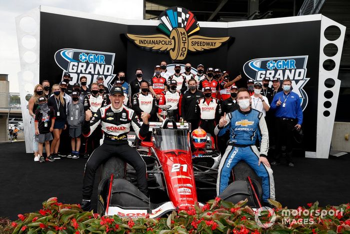Podio: ganador Rinus VeeKay, Ed Carpenter Racing Chevrolet
