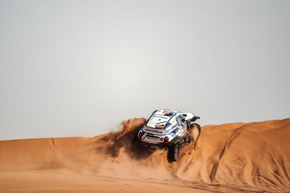 #217 X-raid Mini JCW Team Mini John Cooper Works Rally Plus: Krzysztof Hołowczyc, Łukasz Kurzeja