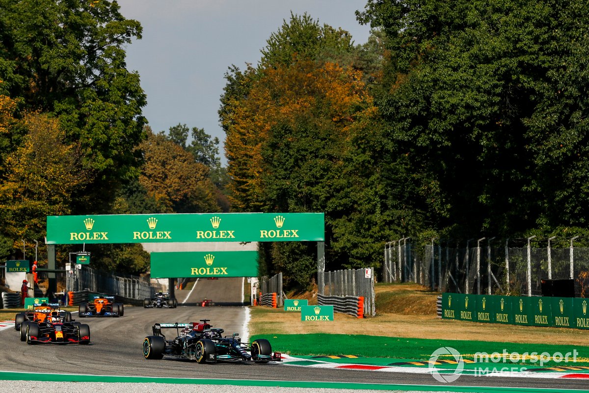 Lewis Hamilton, Mercedes W12, Max Verstappen, Red Bull Racing RB16B