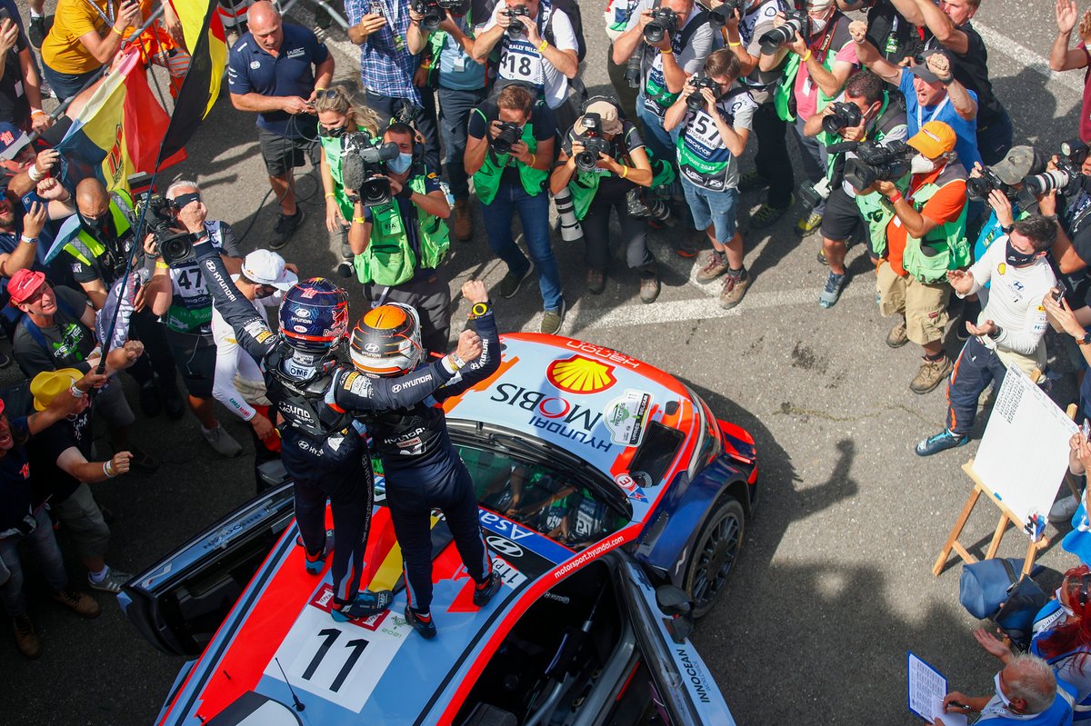 Vincitore Thierry Neuville, Martijn Wydaeghe, Hyundai Motorsport Hyundai i20 Coupe WRC
