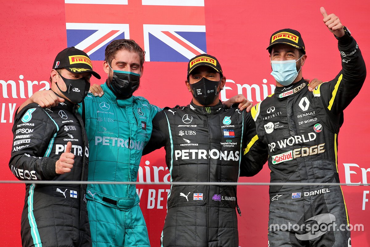 Podio: il vincitore della gara Lewis Hamilton, Mercedes F1, secondo classificato place Valtteri Bottas, Mercedes F1, terzo classificato Daniel Ricciardo, Renault F1 Team