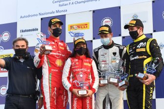Il Podio di Gara 3: Il vincitore della gara, Pietro Delli Guanti, BVM Racing, secondo posto, Gabriel Bortoleto, Prema Powerteam, terzo posto, Leonardo Fornaroli, Iron Lynx
