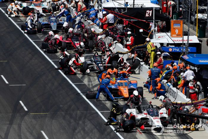 Scott Dixon, Chip Ganassi Racing Honda, Marco Andretti, Andretti Herta Marco & Curb-Agajanian Honda hace su parada