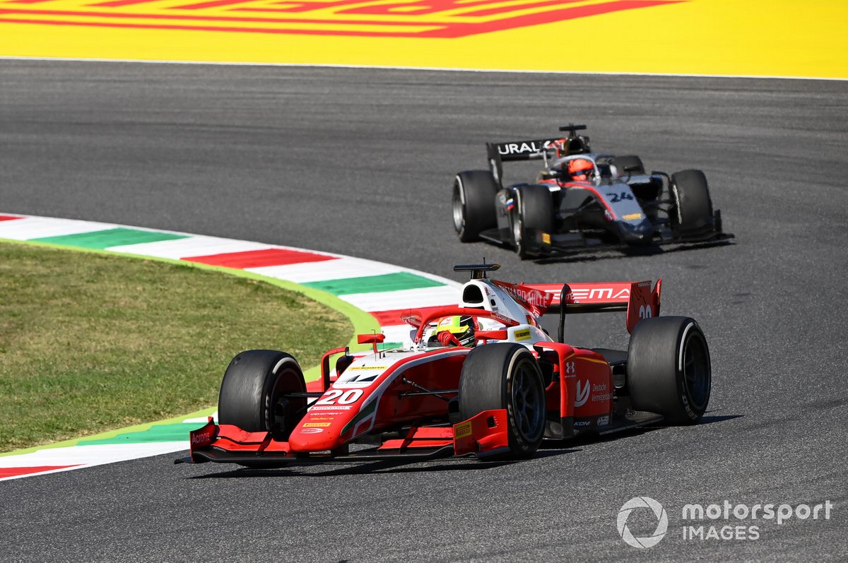 Mick Schumacher, Prema Racing precede Nikita Mazepin, Hitech Grand Prix