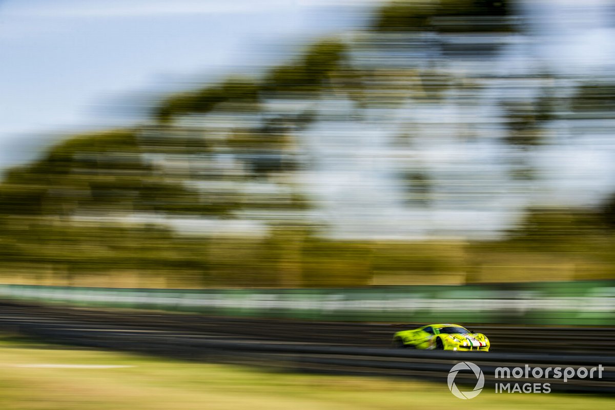 #70 Mr Racing Ferrari 488 GTE Evo: Kei Cozzolino, Takeshi Kimura, Vincent Abril