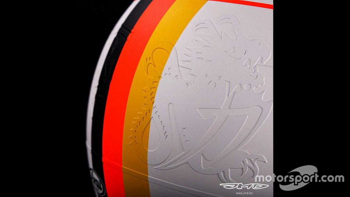 El casco de Sebastian Vettel en honor a Michael Schumacher para el GP de Eifel F1