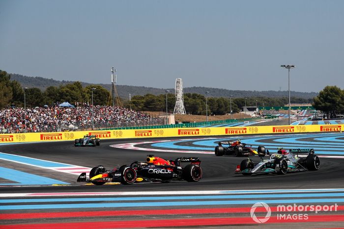 Max Verstappen, Red Bull Racing RB18, Lewis Hamilton, Mercedes W13, Sergio Pérez, Red Bull Racing RB18