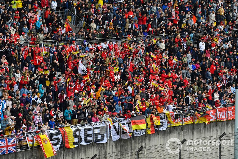 Pubblico sostiene Sebastian Vettel, Ferrari