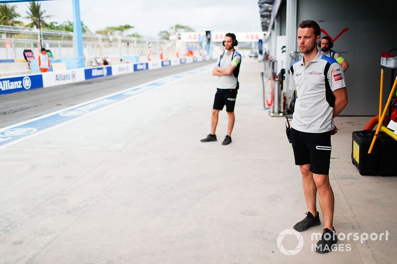 Venturi mechanics look down the pitlane