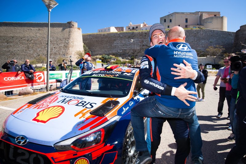 Thierry Neuville, Hyundai Motorsport with Andrea Adamo, Team principal Hyundai Motorsport