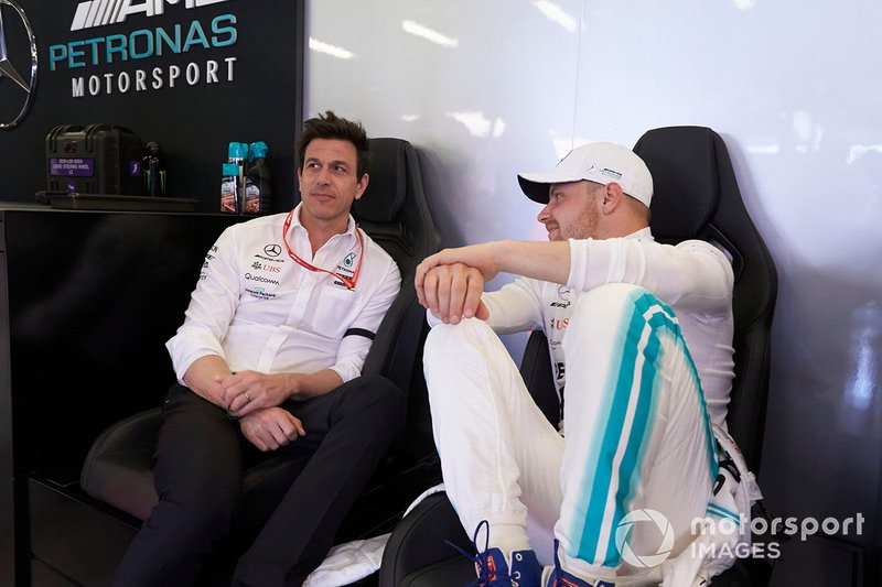 Toto Wolff, Executive Director (Business), Mercedes AMG, and Valtteri Bottas, Mercedes AMG F1