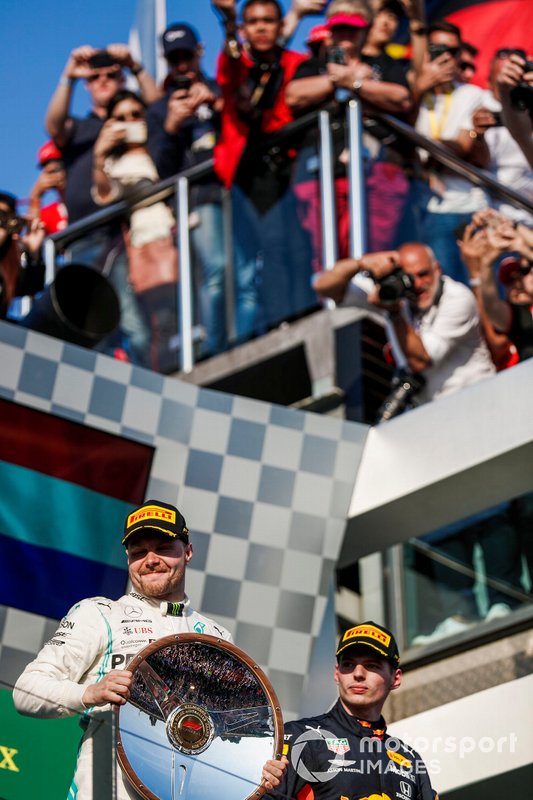 Valtteri Bottas, Mercedes AMG F1, 1st position, lifts his trophy