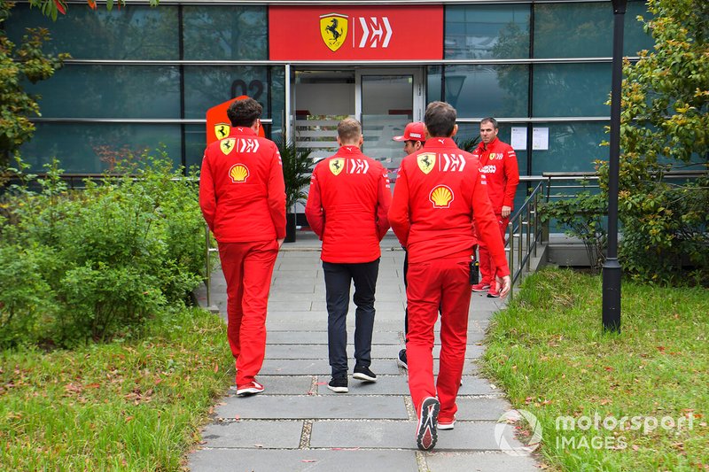Charles Leclerc, Ferrari, Sebastian Vettel, Ferrari, Mattia Binotto, Team Principal Ferrari