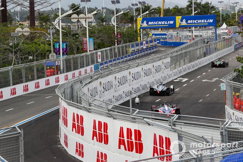 Jérôme d'Ambrosio, Mahindra Racing, M5 Electro, segue Edoardo Mortara, Venturi Formula E, Venturi VFE05