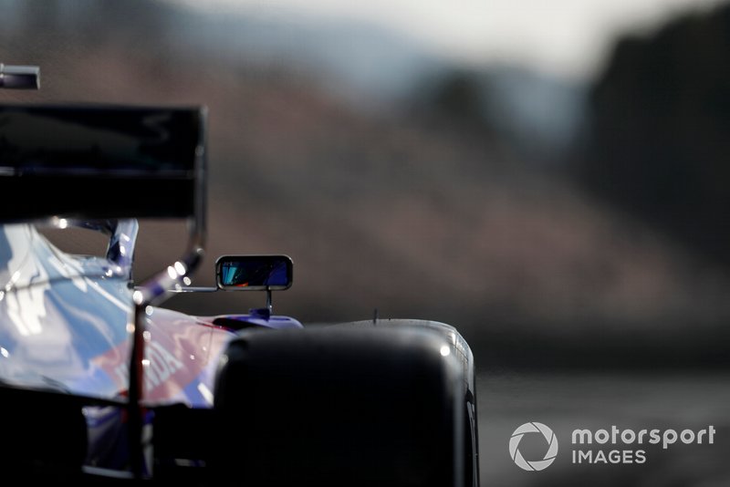 Dans le rétroviseur d'Alex Albon, Scuderia Toro Rosso STR14