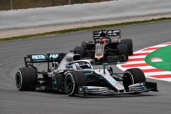Valtteri Bottas, Mercedes-AMG F1 W10 en Pietro Fittipaldi, Haas VF-19