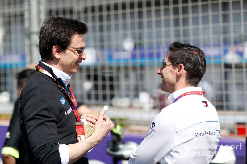 Toto Wolff con Ian James, director del equipo, Mercedes-Benz EQ