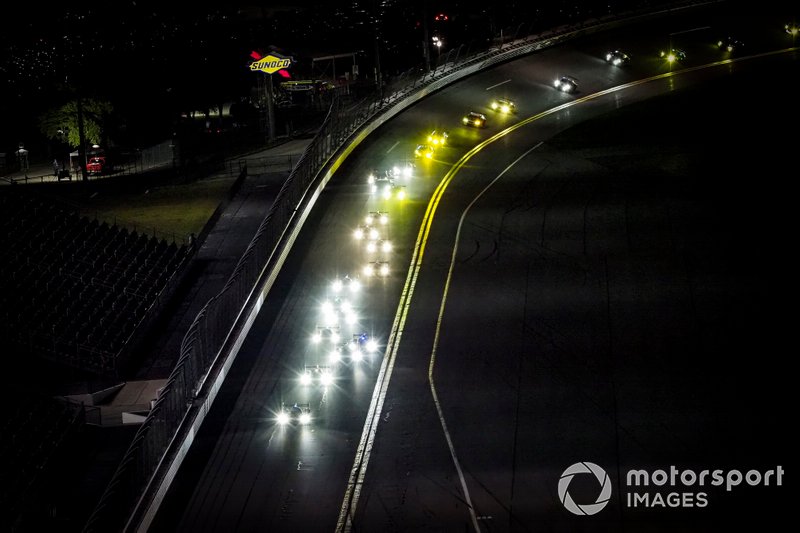Carrera de noche, #77 Mazda Team Joest Mazda DPi, DPi: Oliver Jarvis, Tristan Nunez, Olivier Pla, restart