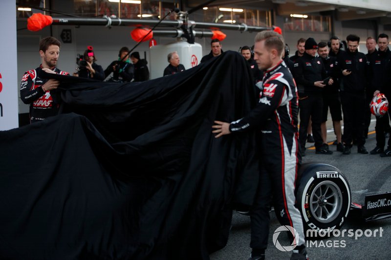 Romain Grosjean, Haas F1 Team and Kevin Magnussen, Haas F1 Team
