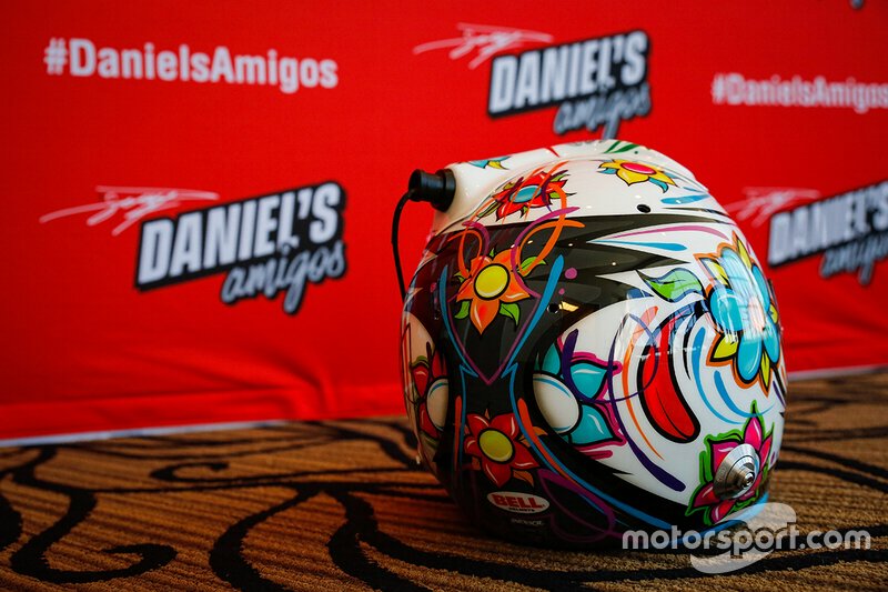 Casco de Daniel Suárez