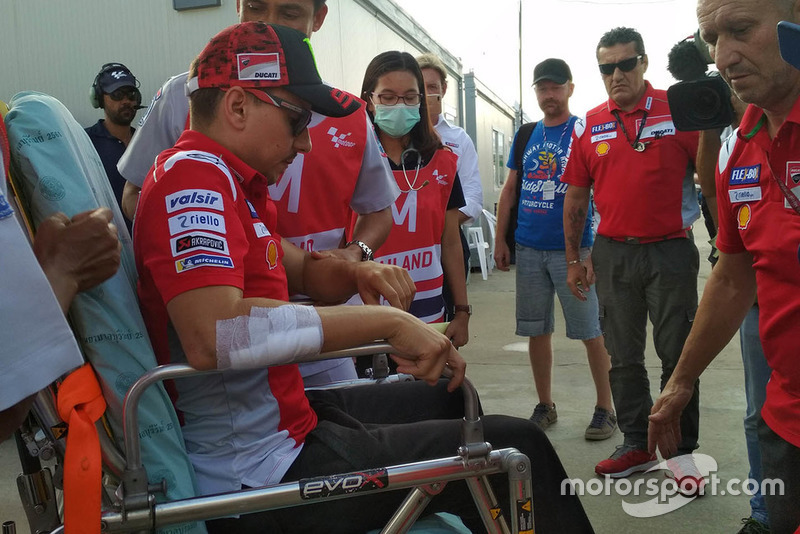 Jorge Lorenzo, Ducati Team va al hospital después de la caída