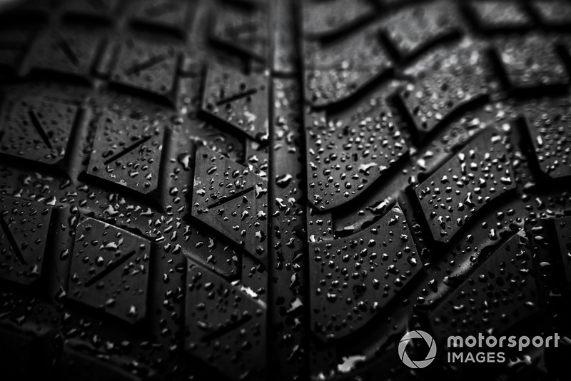 Wet tyre detail