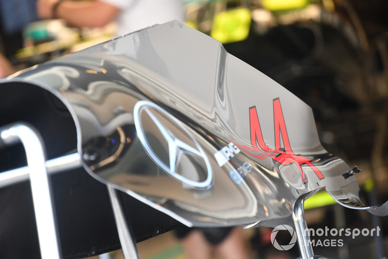 Mercedes-AMG F1 W09, dettaglio del cofano motore