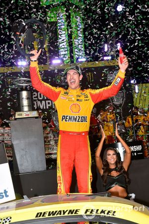 Joey Logano, Team Penske, Ford Fusion Shell Pennzoil celebrates his Championship