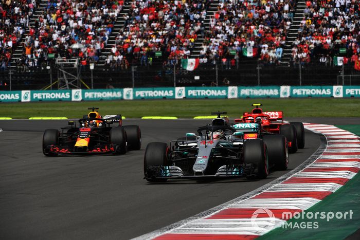 Lewis Hamilton, Mercedes-AMG F1 W09, Kimi Raikkonen, Ferrari SF71H y Daniel Ricciardo, Red Bull Racing RB14 