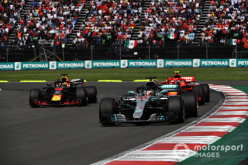 Lewis Hamilton, Mercedes-AMG F1 W09, Kimi Raikkonen, Ferrari SF71H y Daniel Ricciardo, Red Bull Racing RB14