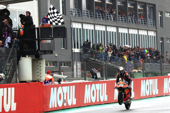 Yarış galibi Can Öncü, Red Bull KTM Ajo