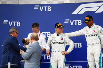 Podyum: James Allison, Teknik Direktör, Mercedes AMG, 2. Valtteri Bottas, Mercedes AMG F1, yarış galibi Lewis Hamilton, Mercedes AMG F1, 3. Sebastian Vettel, Ferrari