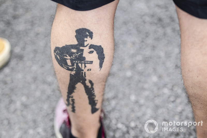 Un tatouage Ayrton Senna 