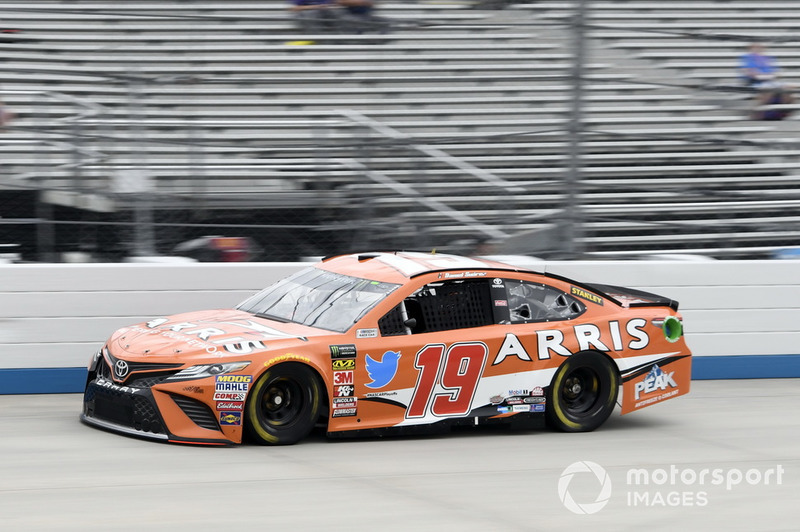 Daniel Suarez, Joe Gibbs Racing, Toyota Camry ARRIS