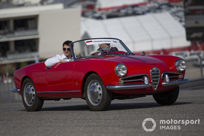 Charles Leclerc, Sauber, nella drivers parade