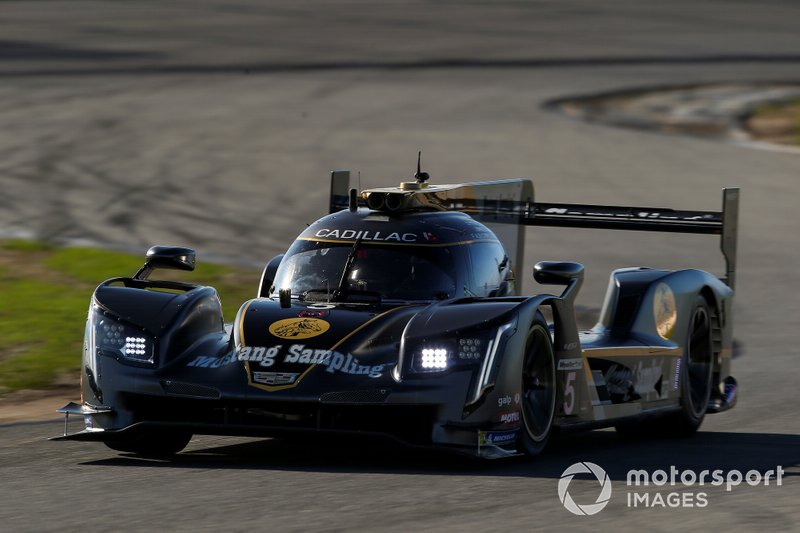 #5 Mustang Sampling Racing Cadillac DPi, DPi: Joao Barbosa, Filipe Albuquerque, Christian Fittipaldi